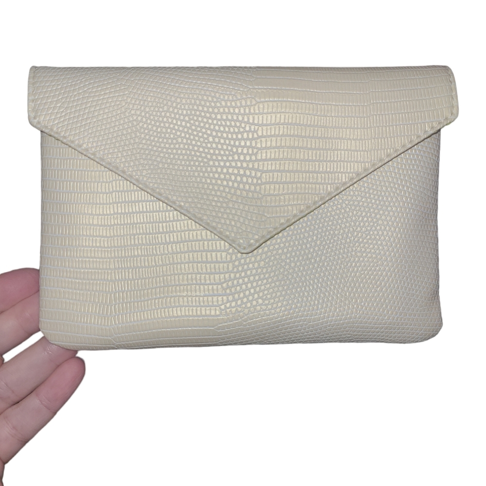 Makeup Bag by Ipsy-Free with purchase if attached to bundle